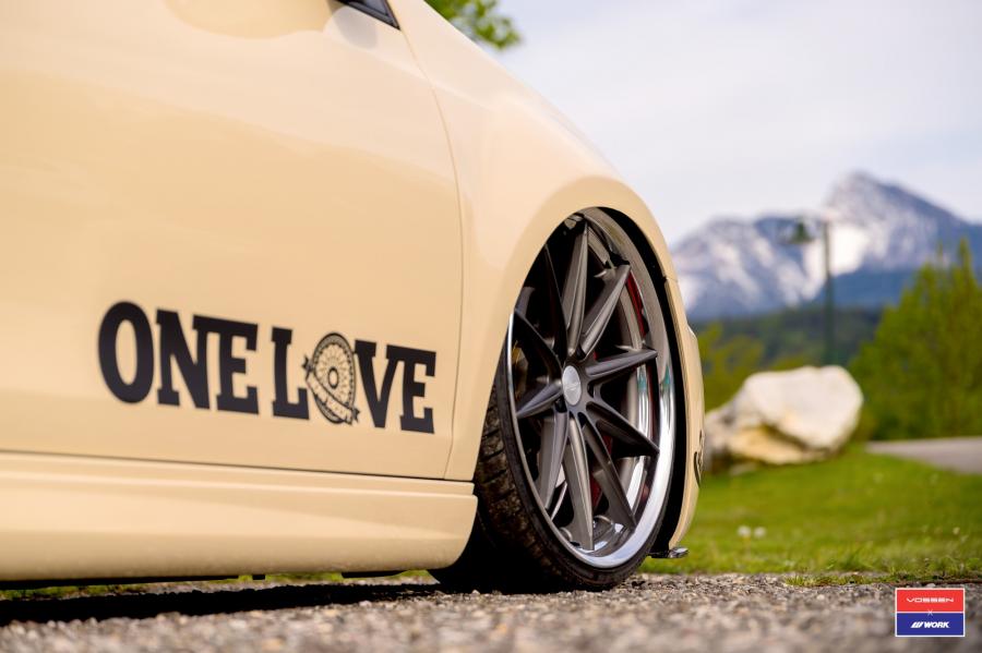Детали экстерьера Volkswagen Golf GTi on Vossen Wheels (VWS-1) 2016 года  (фото 25 из 34)
